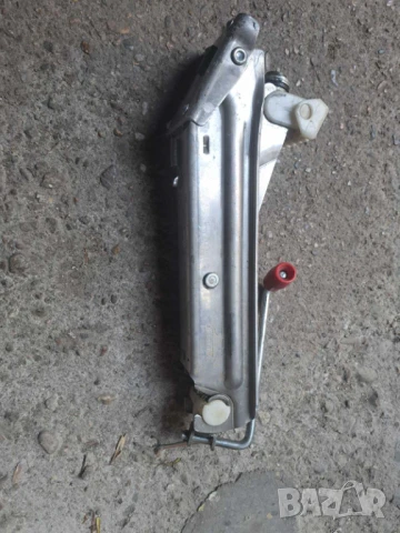 Крик за мерцедес С класа 2005г, снимка 2 - Аксесоари и консумативи - 50950822