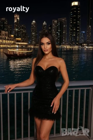 Къса парти рокля в черно от пайети с акцент от тюл