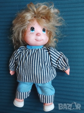 Стара кукла от 80-те години