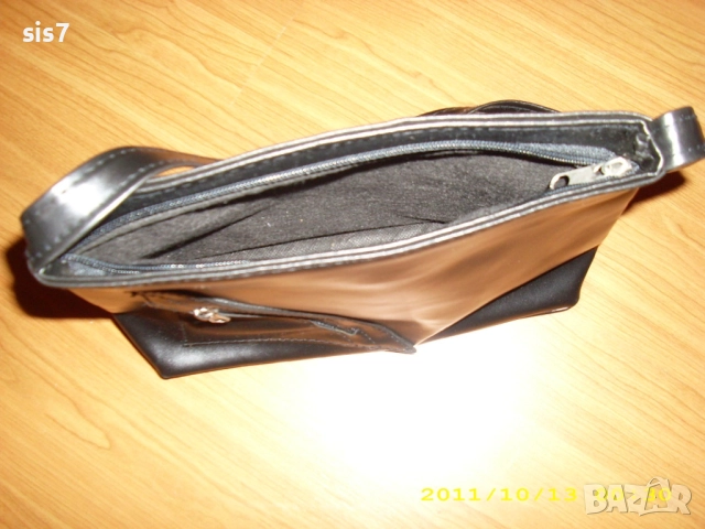 черна чанта за 5 лв., снимка 2 - Чанти - 52016323
