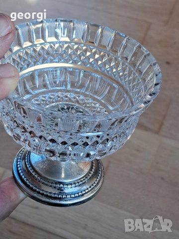 кристална бонбониера със сребърен пиедестал , снимка 2 - Антикварни и старинни предмети - 53083947