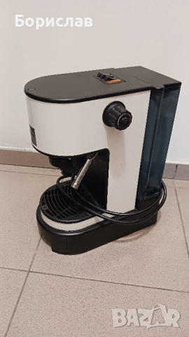 Lavazza кафемашина с капсули за ремонт или части, снимка 2 - Кафемашини - 52455795