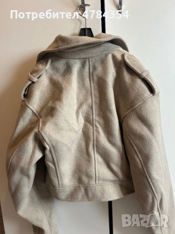 Бежова жилетка/късо палто Zara XS, снимка 3 - Палта, манта - 54057059