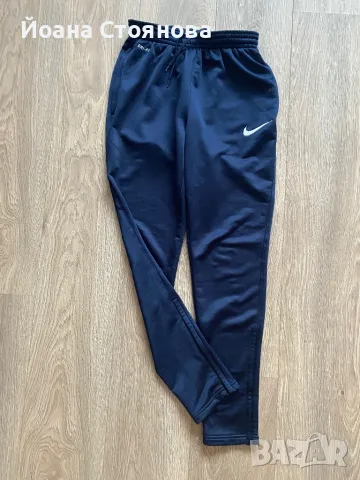 Мъжко спортно долнище Nike, снимка 1 - Спортни дрехи, екипи - 47028514