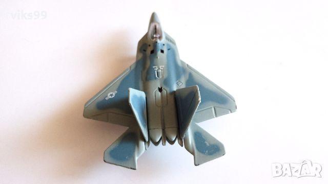 Метален Изтребител F-22 Raptor Maisto Tailwinds, снимка 4 - Колекции - 45217748