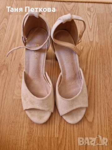 Дамски сандали на висок ток