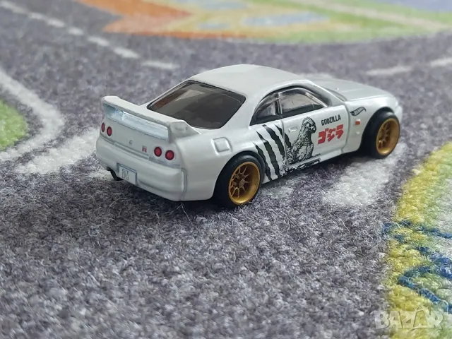 колекционерска метална количка hot wheels Nissan skyline gtr r33 godzilla , снимка 8 - Колекции - 47383418