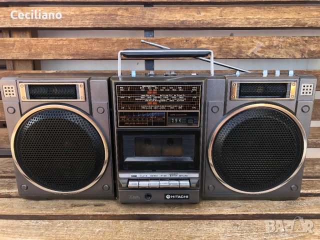 Радиокасетофон HITACHI TRK 2200E