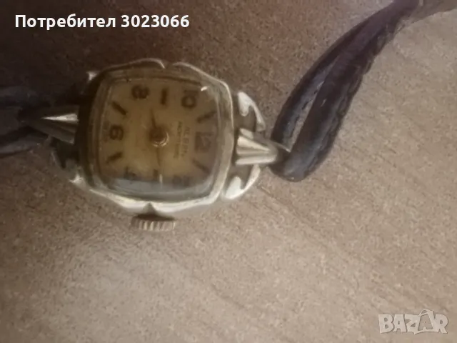 Ръчен часовник , снимка 2 - Антикварни и старинни предмети - 50323424