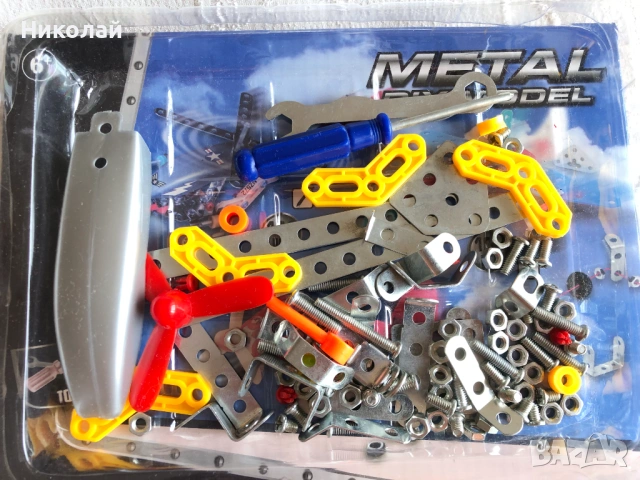 Детски метални конструктори: Хеликоптер (ПЪЛЕН КОМПЛЕКТ) + ПОДАРЪК Болид с няколко липсващи части 6+, снимка 3 - Конструктори - 53927140