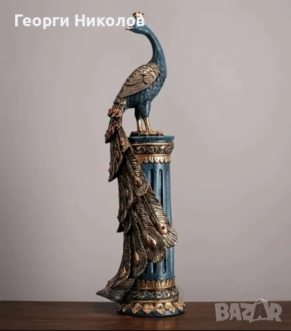 Декоративна статуя на паун 