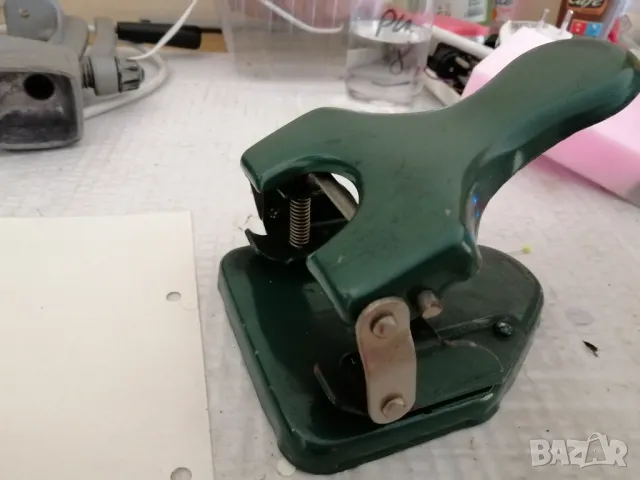 Ретро, български перфоратор за хартия, снимка 2 - Антикварни и старинни предмети - 50360926