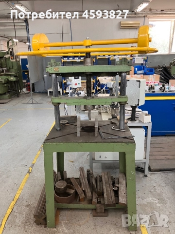 Винтова ръчна преса