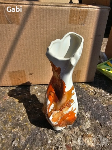 Декоративна порцеланова ваза с рози и дантелен кант, снимка 3 - Антикварни и старинни предмети - 53900413