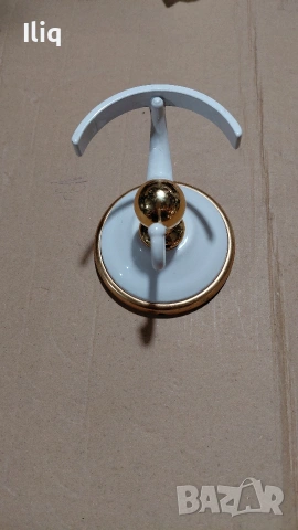 закачалка за баня или за друго. 