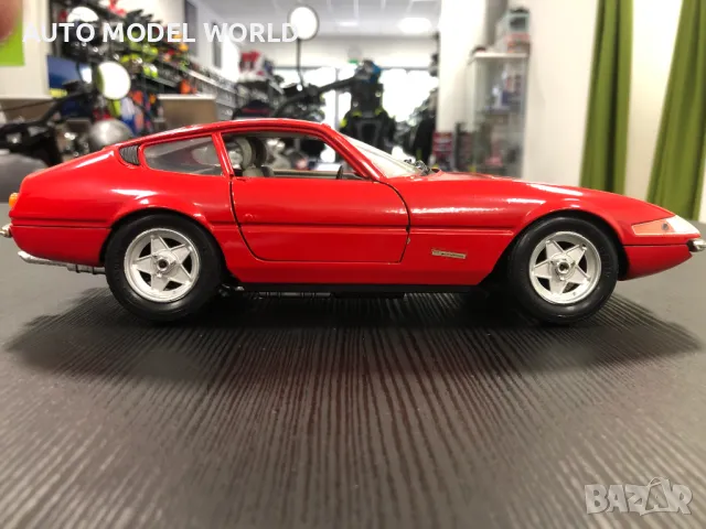 GIODI метална колекционерска количка Ferrari 365 GTB/4 Daytona 1:18, снимка 2 - Колекции - 47558925