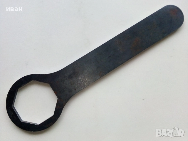 Голям ключ 48мм