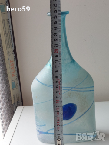 Стара авторска ваза от стъкло на шведска фирма/ Kosta Boda/подписана, снимка 12 - Вази - 44978193