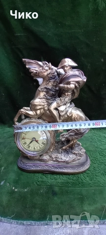 Красив часовник със стойка, снимка 9 - Антикварни и старинни предмети - 54115828