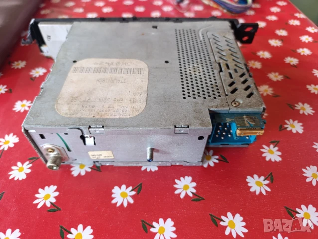 оригинален радиокасетофон за бмв е46, снимка 2 - Радиокасетофони, транзистори - 51168011