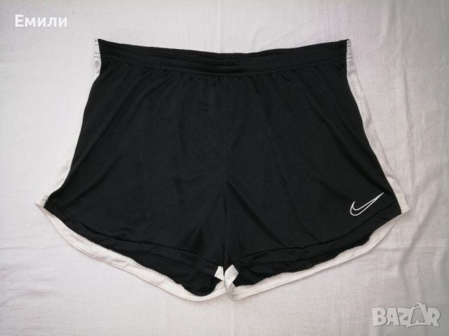  Nike оригинални дамски къси спортни панталони - шорти в черен цвят р-р XL, снимка 1 - Къси панталони и бермуди - 46656771