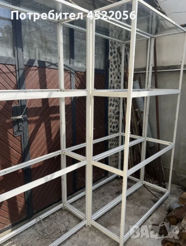 Алуминиеви рафтове със стъкла, снимка 4 - Стелажи и щандове - 50895350