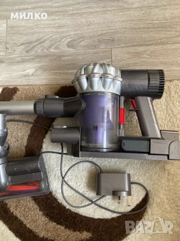 Акумулаторна прахосмукачка Dyson V-6, снимка 2 - Прахосмукачки - 53565624