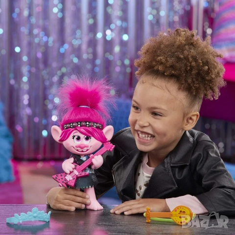 HASBRO Trolls Feature Dolls Пееща POPPY, снимка 5 - Кукли - 51910725