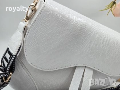 Christian Dior Бяла Дамска Кожена Чанта Диор , снимка 3 - Чанти - 53486060