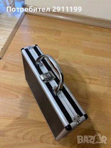 Малък алуминиев куфар, снимка 2 - Куфари с инструменти - 53785121