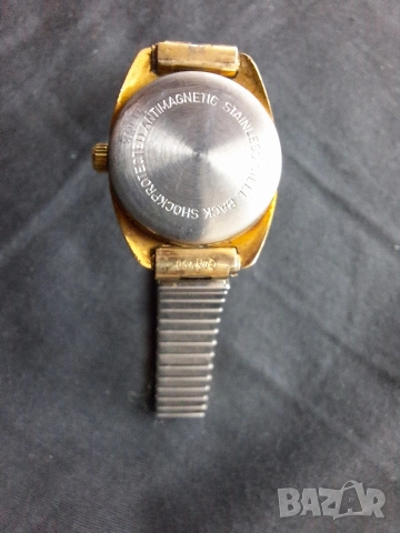 Позлатен дамки винтидж часовник GÜTHRA, снимка 13 - Дамски - 54014439