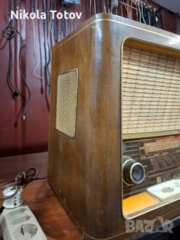 Продава се дървено радио Loewe Opta. , снимка 4 - Антикварни и старинни предмети - 54033908