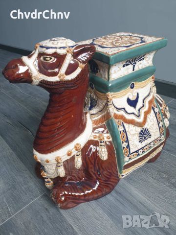 Голяма порцеланова фигура на камила, снимка 1 - Антикварни и старинни предмети - 46473989