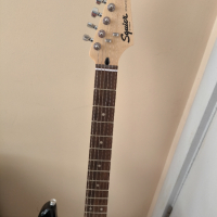 Китара Squier Bullet Stratocaster HT LRL, снимка 4 - Китари - 45036936