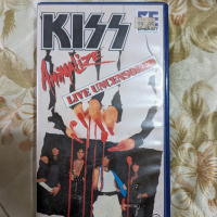 Kiss (видео касета), снимка 1 - Аудио касети - 44943715