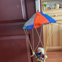 Клоун на парашут, снимка 1 - Кукли - 45454899