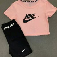 Дамски Екипи Nike , снимка 2 - Спортни екипи - 46103020