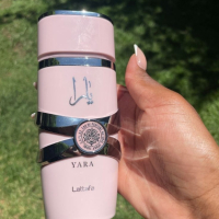 Yara Lattafa EDP 100ml. Оригинален арабски женски парфюм двойник на Hypnotic Poison Girl/Dior, снимка 3 - Дамски парфюми - 45006749