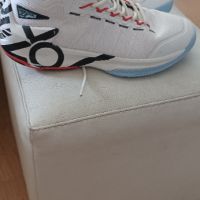 Баскетболни обувки , снимка 1 - Спортни обувки - 45435821