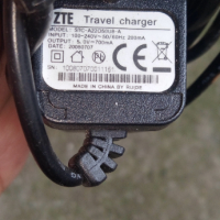 Зарядно ZTE, снимка 2 - Оригинални зарядни - 44936351