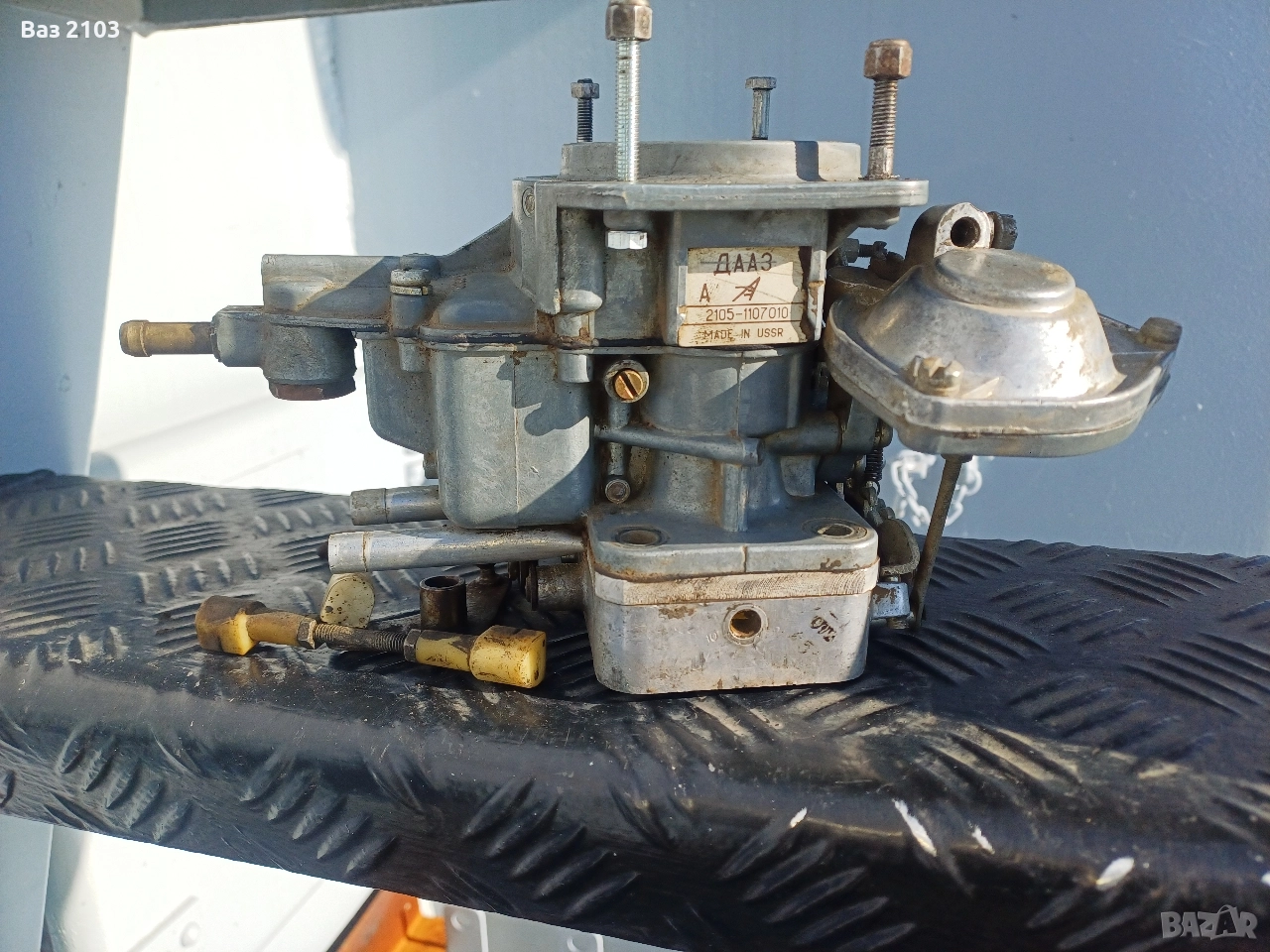 Карбуратор ВАЗ 2105 с долна плочка за газ, снимка 1