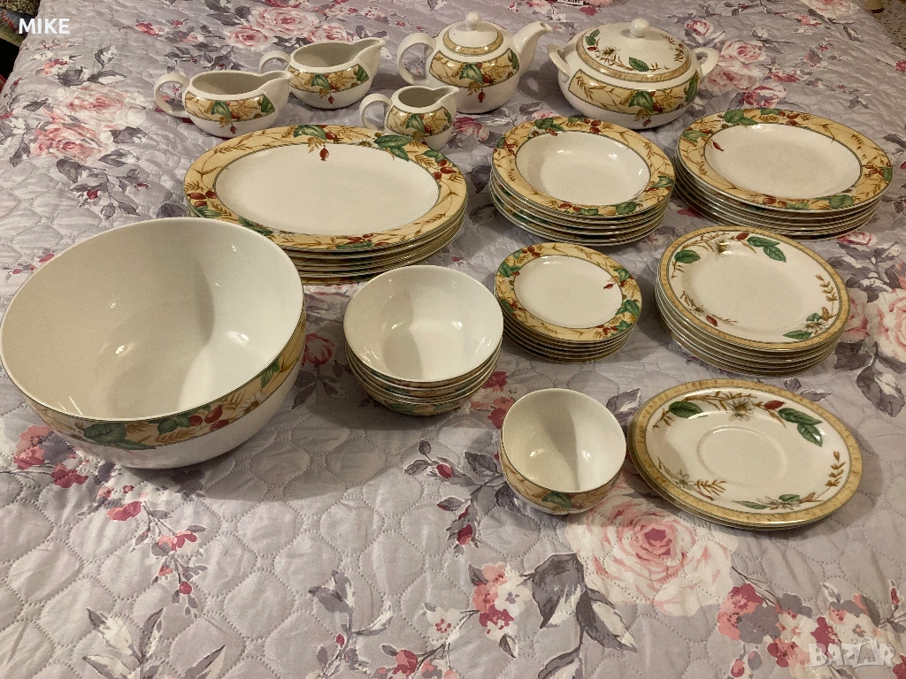 Порцеланов сервиз за хранене от 42 части, снимка 1