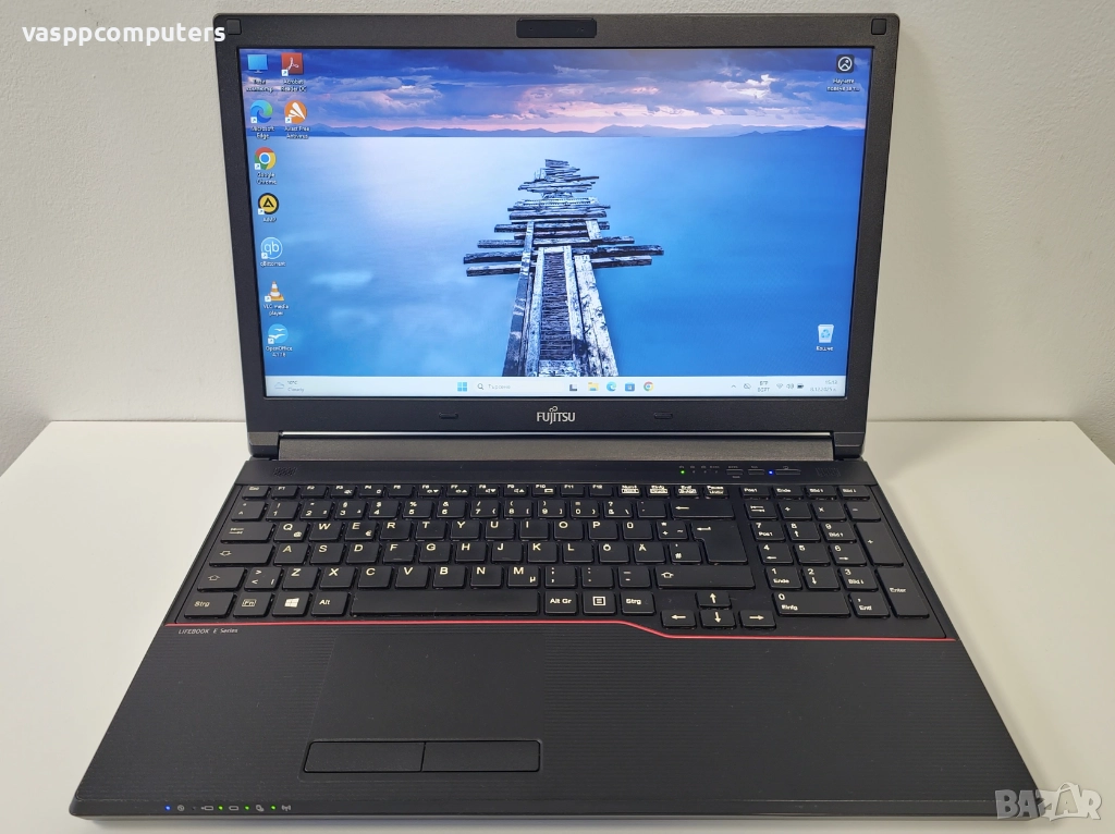 Fujitsu Lifebook E556/15,6"/i5-6300U/8GB RAM/256GB SSD, снимка 1