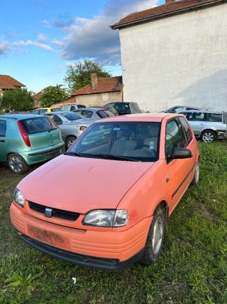 Продавам Seat Arosa 1.0 50 коня 99година НА ЧАСТИ 