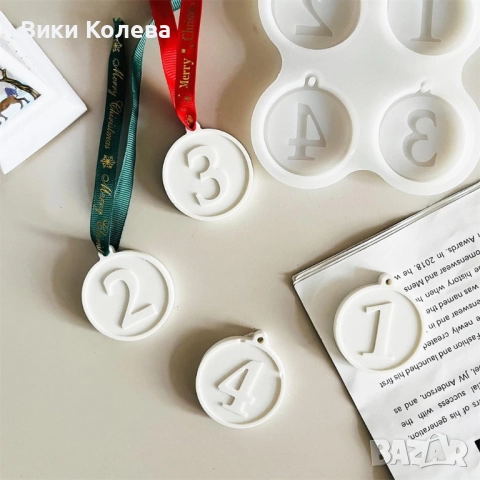 Силиконов мод с цифри 1–4 кръгли медальони