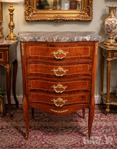 Антикварен френски скрин в стил Луи XV с мраморен плот