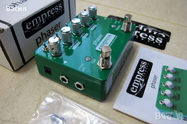 Empress Effects Phaser – Страхотен канадски мулти китарен ефект, снимка 1 - Китари - 49151202