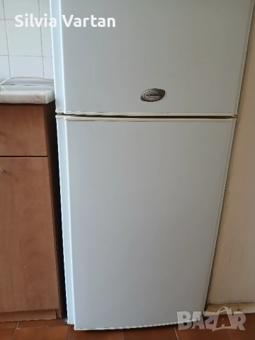 Хладилник среден размер 