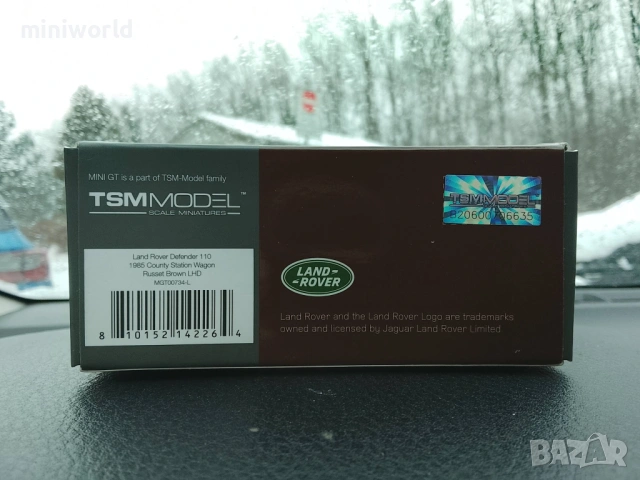 Land Rover Defender 110 - мащаб 1:64 на MiniGT моделът е нов в кутия, снимка 16 - Колекции - 53239036