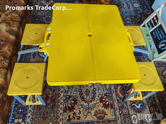 Сгъваема къмпинг маса с 4 стола